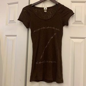 😍 2/$29 Ransom Ranch Brown embellished tee semi sheer